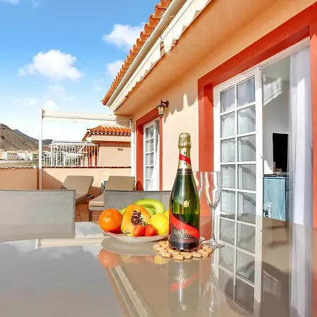 Apartamento Floor, Sea View, Huge Terrace, Heated Pool, Garage Los Cristianos (Tenerife)