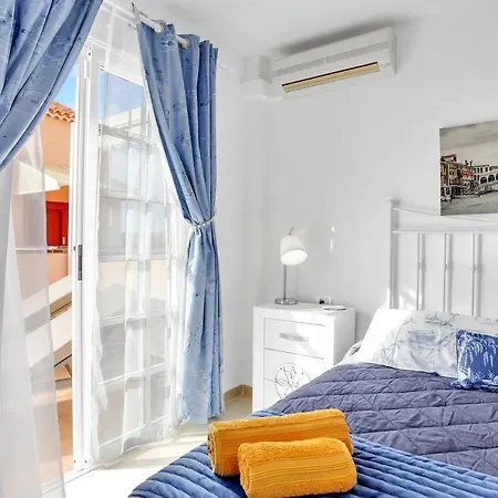 Apartamento Floor, Sea View, Huge Terrace, Heated Pool, Garage Los Cristianos (Tenerife)