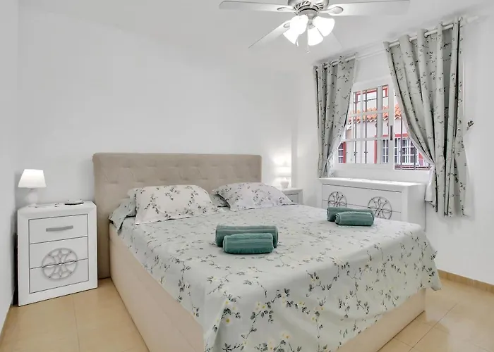 Floor, Sea View, Huge Terrace, Heated Pool, Garage