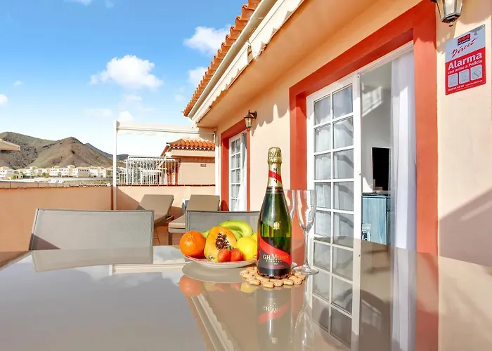Lejlighed Floor, Sea View, Huge Terrace, Heated Pool, Garage Los Cristianos (Tenerife)