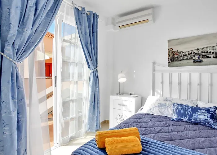Lejlighed Floor, Sea View, Huge Terrace, Heated Pool, Garage Los Cristianos (Tenerife)